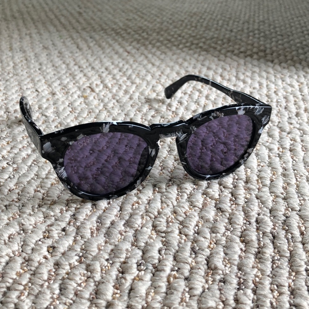Diff Eyewear sunglasses black with purple lenses
